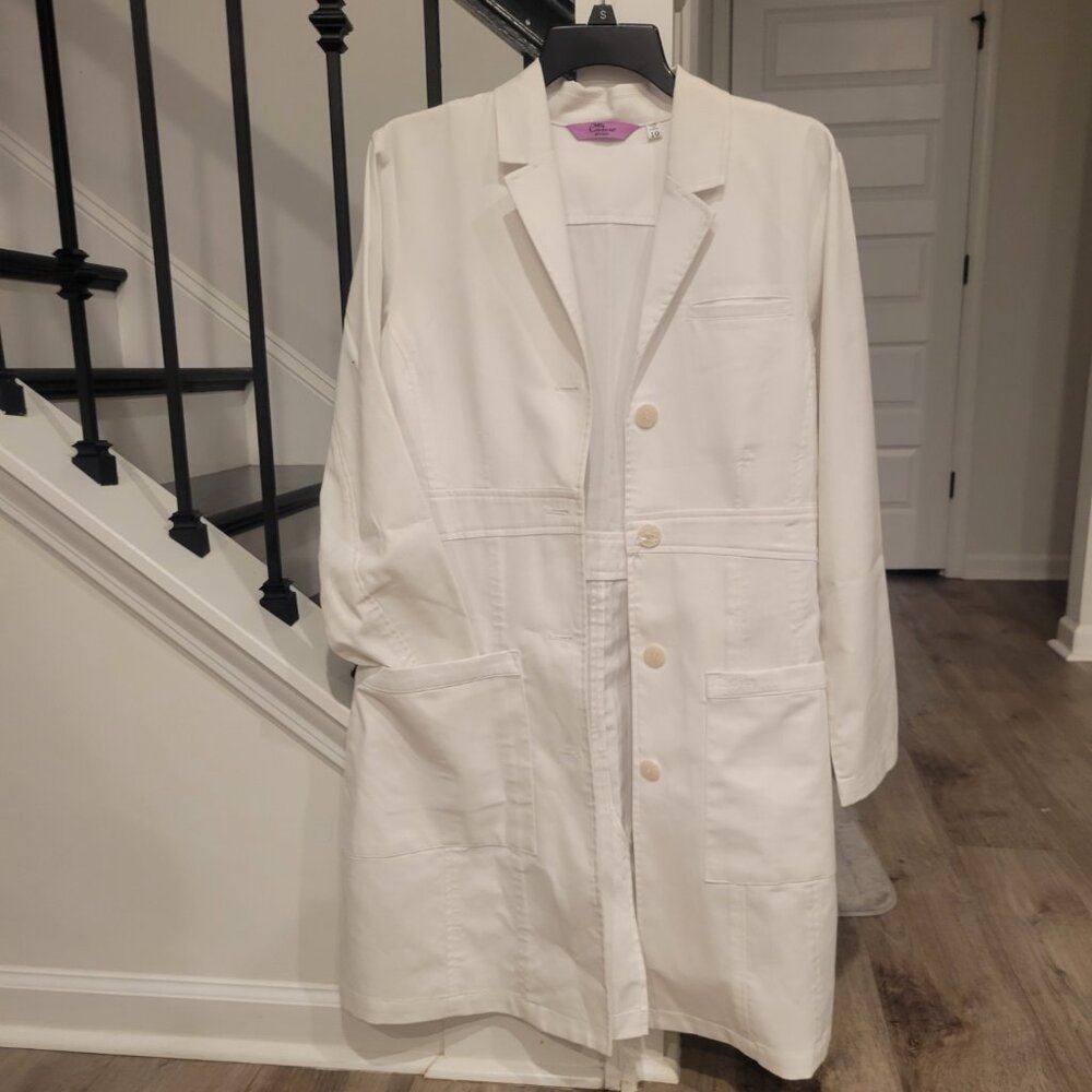 Med Couture Boutique Lab Coat White Jacket Sz 10 M 37" Knee Length Tailored Fit